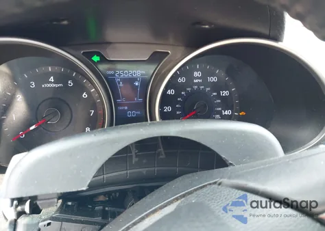 2012 Hyundai Veloster Base W/Red/Black from USA, damaged, VIN KMHTC6AD5CU059904